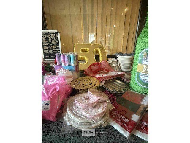 Feestartikelen - genk - afbeelding 64 van  146