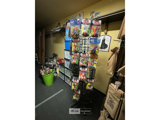 Feestartikelen - genk - afbeelding 95 van  146