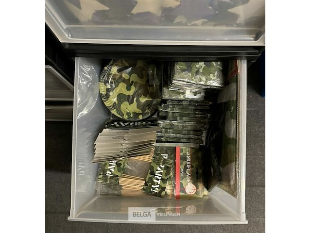 Feestartikelen - genk - afbeelding 115 van  146