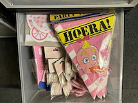 Feestartikelen - genk - afbeelding 118 van  146