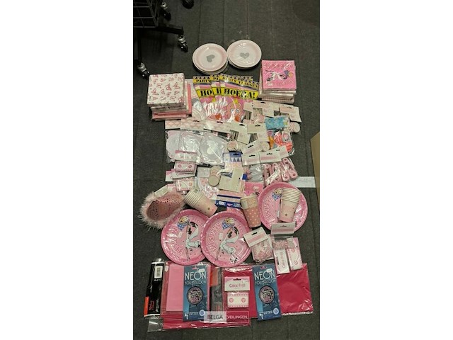 Feestartikelen - genk - afbeelding 120 van  146