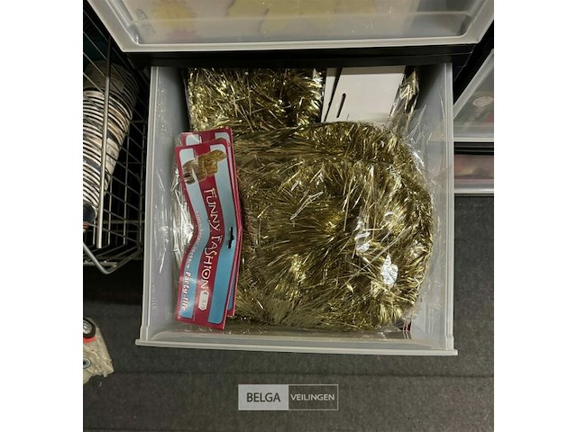 Feestartikelen - genk - afbeelding 122 van  146