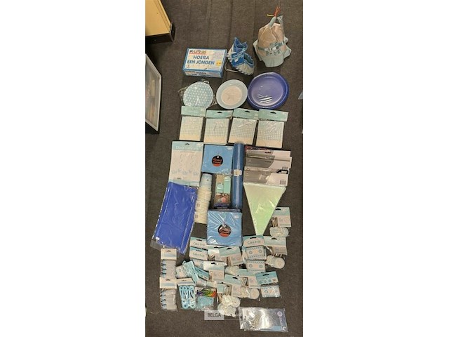 Feestartikelen - genk - afbeelding 137 van  146