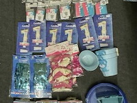 Feestartikelen - genk - afbeelding 139 van  146