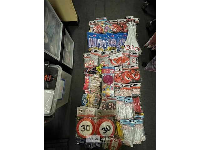 Feestartikelen - genk - afbeelding 141 van  146