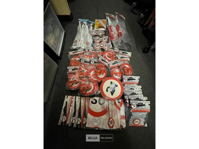 Feestartikelen - genk - afbeelding 145 van  146