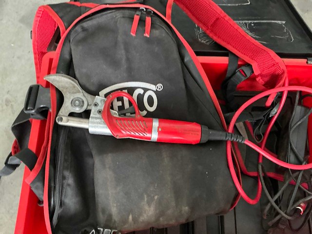 Felco accu-snoeischaar - afbeelding 2 van  3