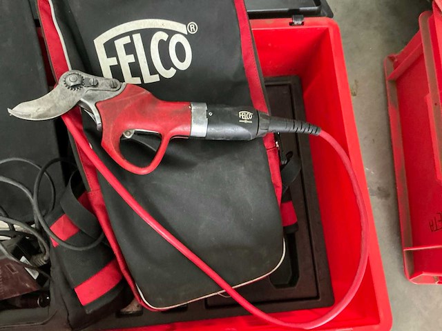 Felco accu-snoeischaar - afbeelding 2 van  3