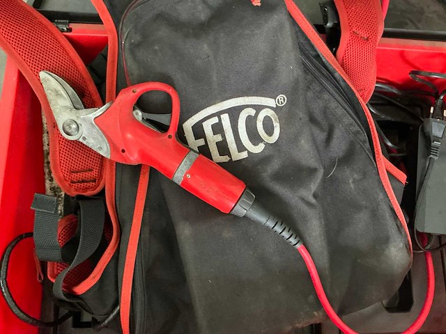 Felco accu-snoeischaar - afbeelding 2 van  3