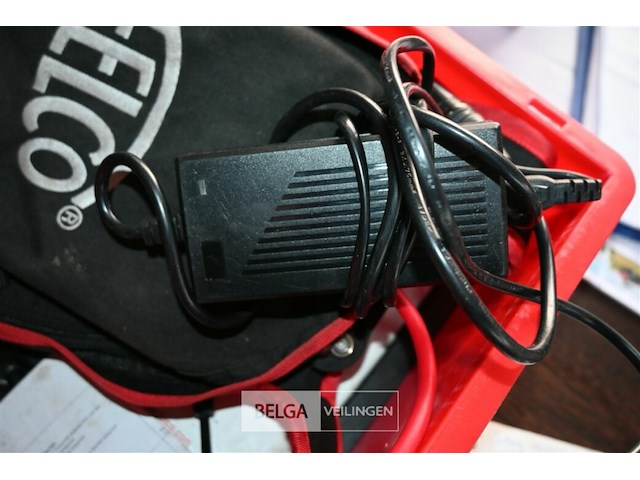 Felco elektrische snoeischaar met koffer - afbeelding 4 van  7