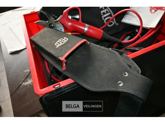 Felco elektrische snoeischaar met koffer - afbeelding 3 van  7