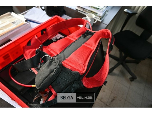 Felco elektrische snoeischaar met koffer - afbeelding 5 van  7