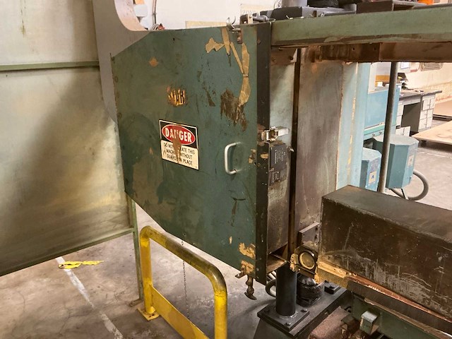 Femco horizontale lintzaagmachine - afbeelding 19 van  34