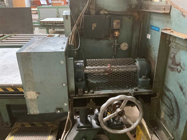 Femco horizontale lintzaagmachine - afbeelding 25 van  34