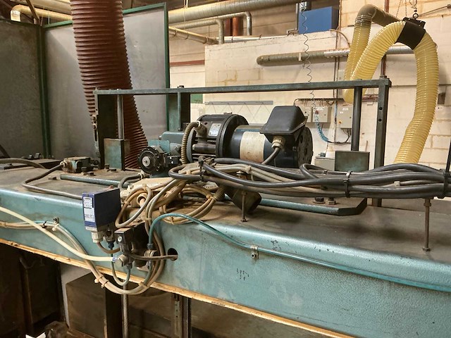 Femco horizontale lintzaagmachine - afbeelding 33 van  34