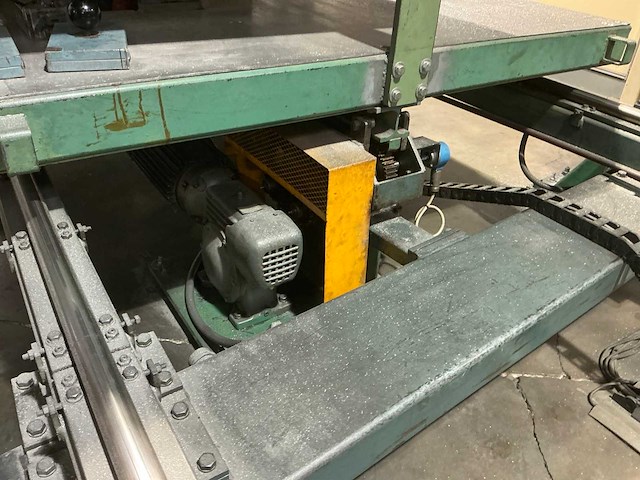 Femco horizontale lintzaagmachine - afbeelding 6 van  18