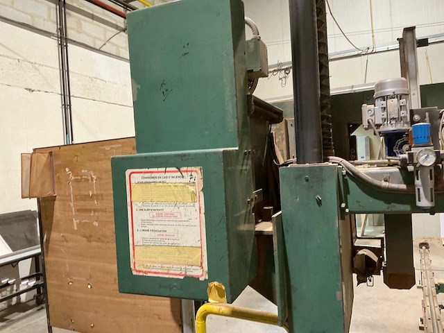 Femco horizontale lintzaagmachine - afbeelding 17 van  32