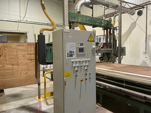 Femco horizontale lintzaagmachine - afbeelding 25 van  32