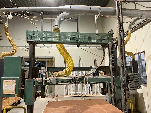 Femco horizontale lintzaagmachine - afbeelding 27 van  32
