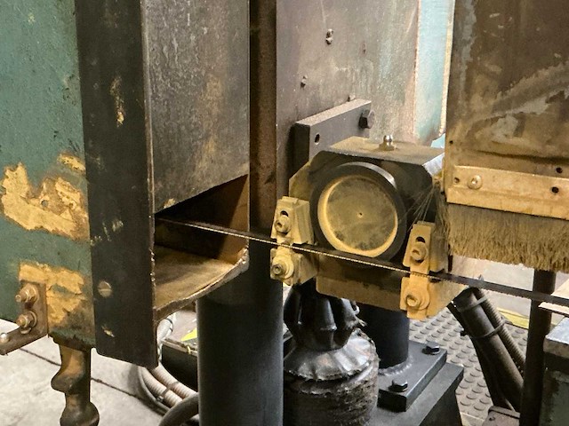 Femco horizontale lintzaagmachine - afbeelding 18 van  34