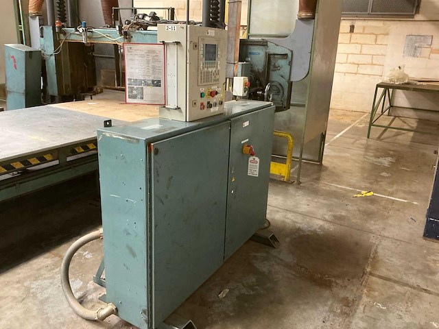 Femco horizontale lintzaagmachine - afbeelding 26 van  34