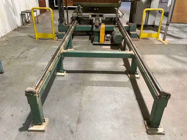 Femco horizontale lintzaagmachine - afbeelding 30 van  32