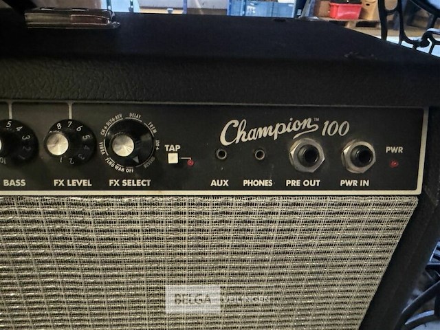 Fender champion 100 versterker - afbeelding 3 van  5