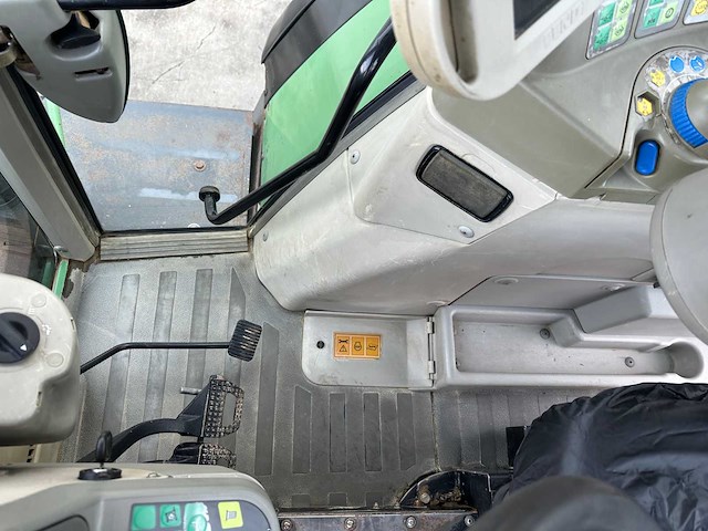 Fendt - 2001 - 926 - vierwielaangedreven landbouwtractor - afbeelding 2 van  3