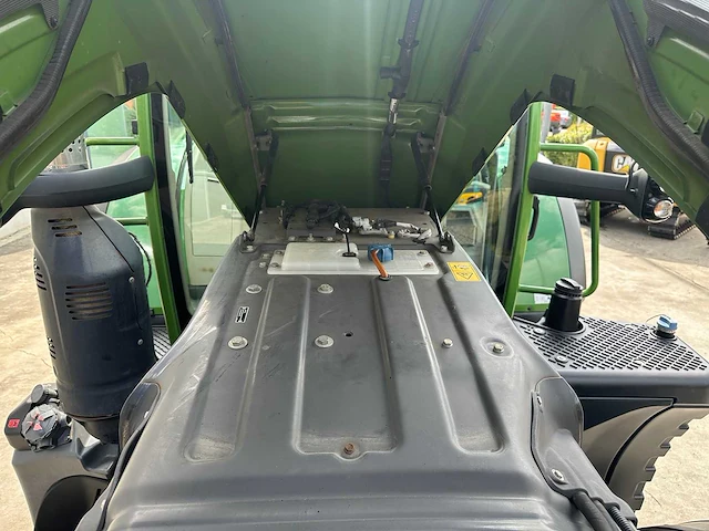 Fendt - 2019 - 718 vario - vierwielaangedreven landbouwtractor - afbeelding 45 van  66