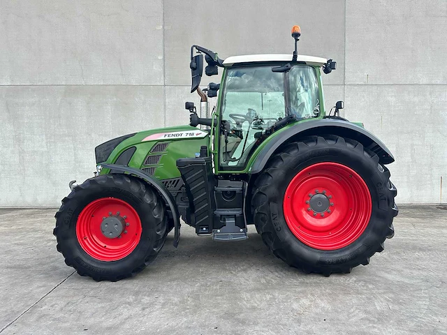 Fendt - 2019 - 718 vario - vierwielaangedreven landbouwtractor - afbeelding 8 van  66