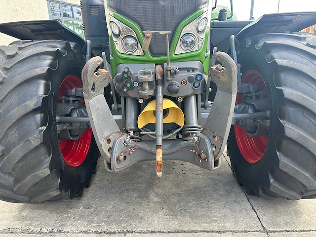 Fendt - 2019 - 718 vario - vierwielaangedreven landbouwtractor - afbeelding 11 van  48