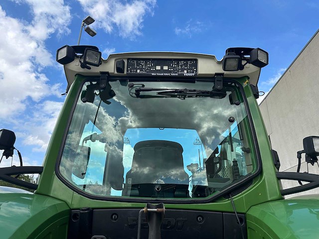 Fendt - 2019 - 718 vario - vierwielaangedreven landbouwtractor - afbeelding 13 van  48
