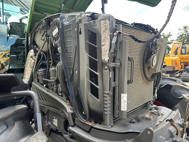 Fendt - 2019 - 718 vario - vierwielaangedreven landbouwtractor - afbeelding 20 van  48