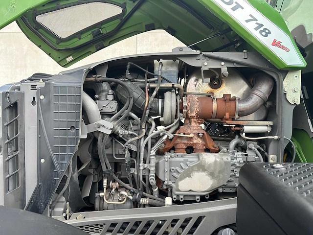 Fendt - 2019 - 718 vario - vierwielaangedreven landbouwtractor - afbeelding 23 van  48