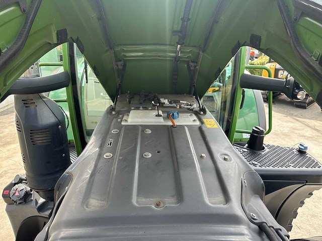 Fendt - 2019 - 718 vario - vierwielaangedreven landbouwtractor - afbeelding 27 van  48