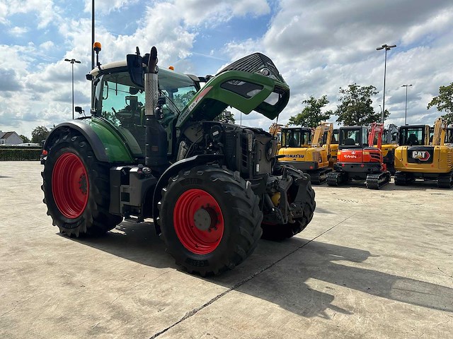 Fendt - 2019 - 718 vario - vierwielaangedreven landbouwtractor - afbeelding 30 van  48