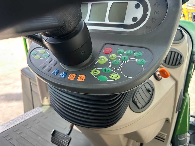 Fendt - 2019 - 718 vario - vierwielaangedreven landbouwtractor - afbeelding 48 van  48