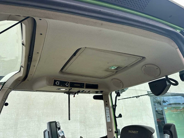 Fendt - 2019 - 718 vario - vierwielaangedreven landbouwtractor - afbeelding 27 van  66