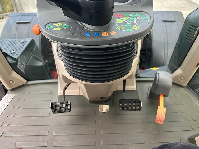 Fendt - 2019 - 718 vario - vierwielaangedreven landbouwtractor - afbeelding 36 van  66