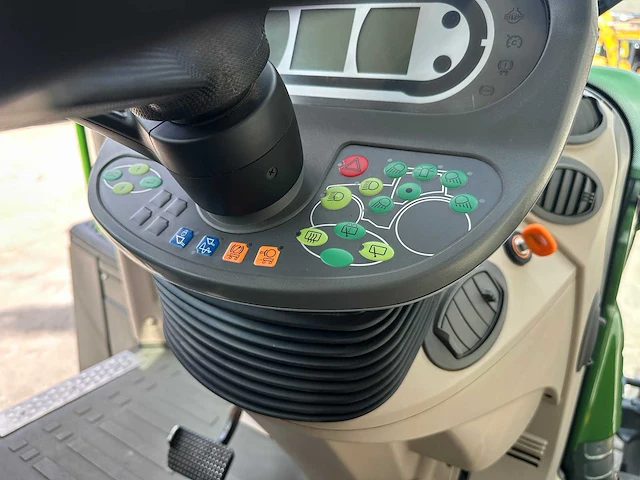 Fendt - 2019 - 718 vario - vierwielaangedreven landbouwtractor - afbeelding 43 van  66