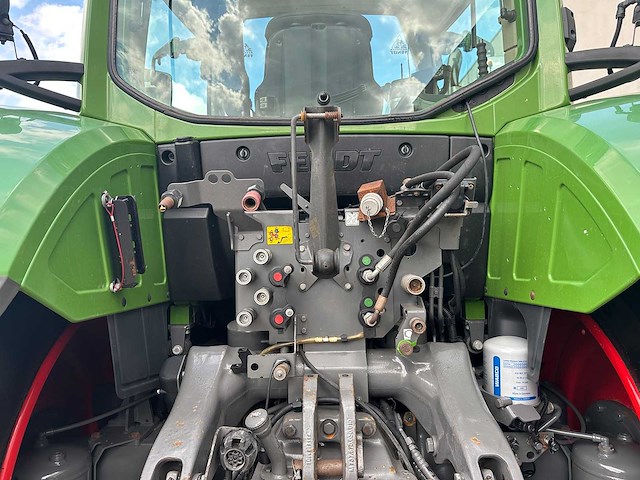 Fendt - 2019 - 718 vario - vierwielaangedreven landbouwtractor - afbeelding 23 van  36