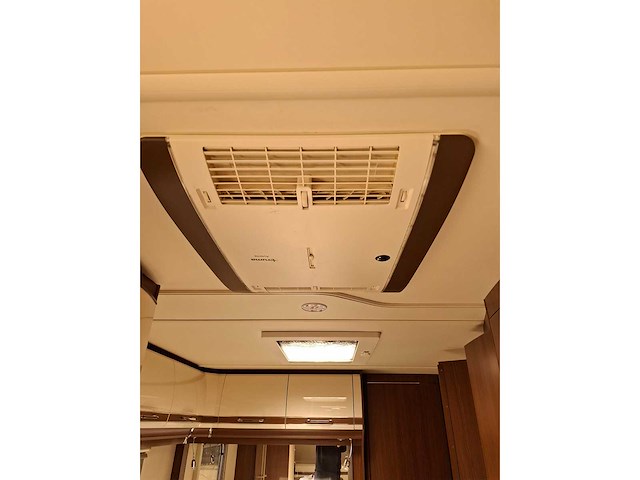 Fendt - 650 - saphire - caravan - afbeelding 25 van  91