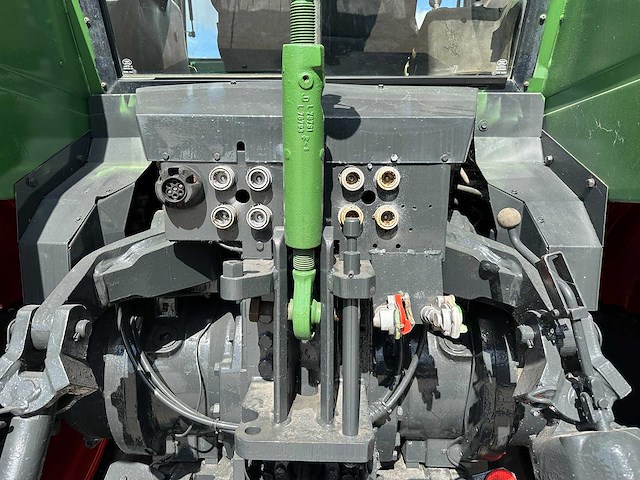 Fendt - favorit 614 lsa - vierwielaangedreven landbouwtractor - afbeelding 36 van  43