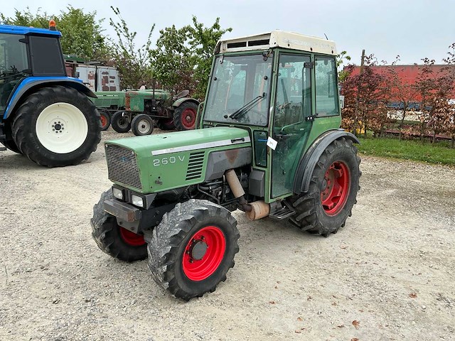 Fendt 260v tractor - afbeelding 1 van  16