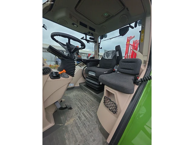 Fendt 720 vario 2wd tractor - afbeelding 9 van  35
