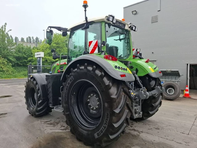 Fendt 720 vario 2wd tractor - afbeelding 23 van  35