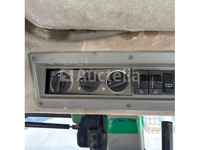 Fendt 926 tractor (1997-19.059 uur-vin: 926211291-01) - afbeelding 9 van  35