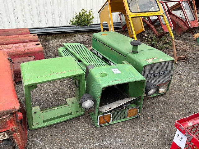 Fendt tractor motorkap - afbeelding 1 van  6