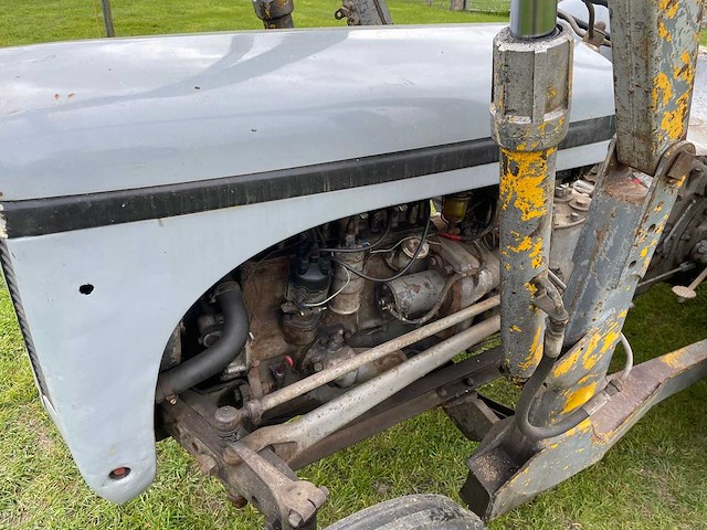 Ferguson vintage tractor - afbeelding 4 van  6