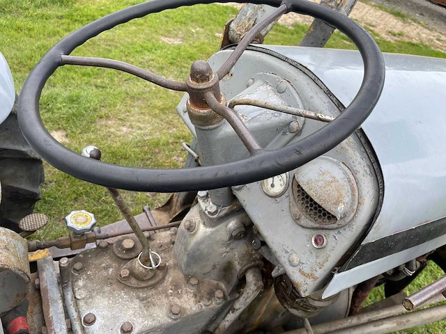 Ferguson vintage tractor - afbeelding 5 van  6